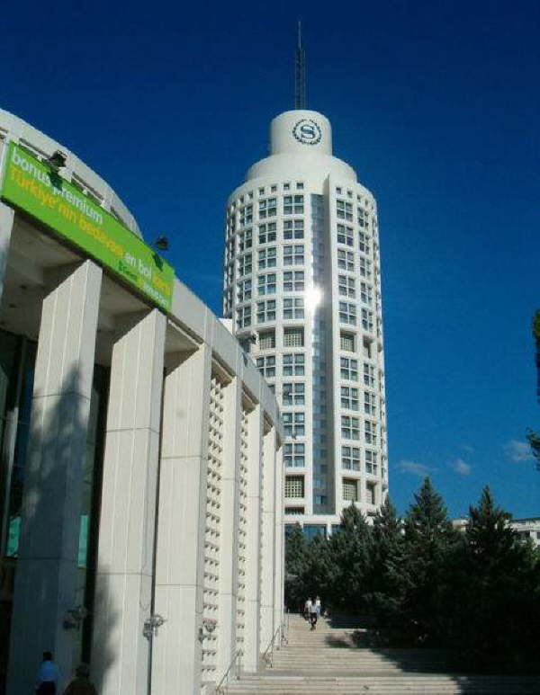 466px-Karum_Shopping_Mall_and_Sheraton_Hotel_in_Ankara