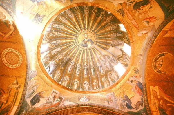 800px-KariyeCamii-Kuppel-Christus