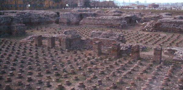 800px-Roman_Baths_of_Ankara