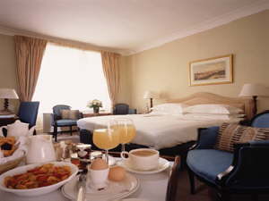 St James's Club & Hotel
